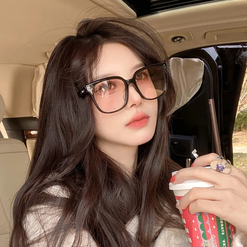 UV400 Sunglasses for Women Ret - Street Fashion Shoot 评论和价格