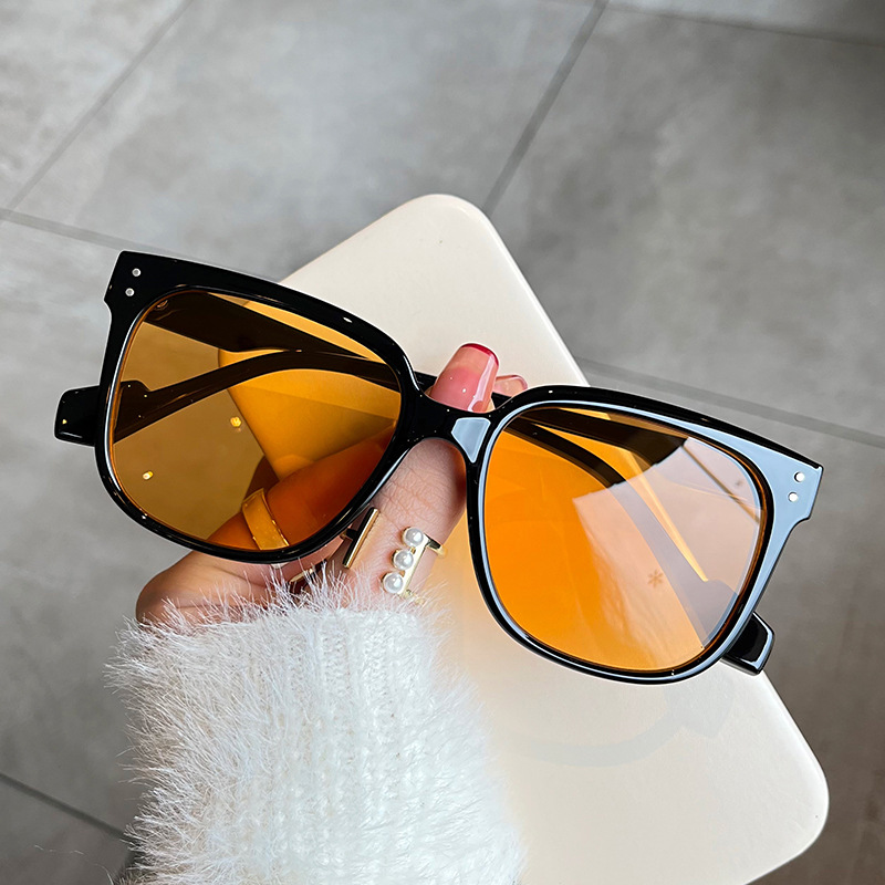 UV400 Sunglasses for Women Ret - Street Fashion Shoot 评论和价格