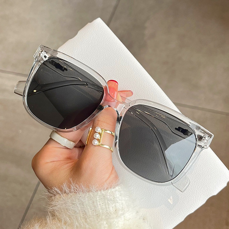 UV400 Sunglasses for Women Ret - Street Fashion Shoot 评论和价格