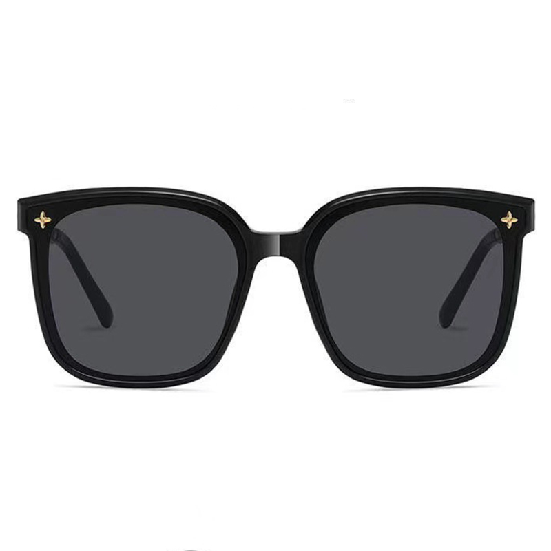 Women's Square Sunglasses, Tre - Street Fashion Shoot 评论和价格